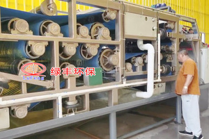 帶式壓榨脫水機(jī)適用于各種濕渣物料的渣水分離處理，如橙皮渣、蔬菜渣、馬鈴薯渣、甘庶渣